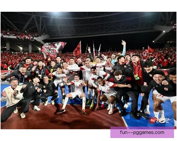 上海海港成功晋级亚冠精英联赛 展现强大实力与团队协作